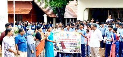 குப்பையில்லா குமரி மாணவர்கள் விழிப்புணர்வு பேரணி