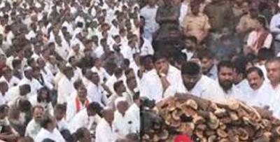 அஜீத் பவாரின் இறுதி ஊர்வலம்!