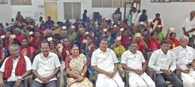 தூத்துக்குடி : காங்கிரஸ் கட்சியினா் திமுகவில் ஐக்கியம்