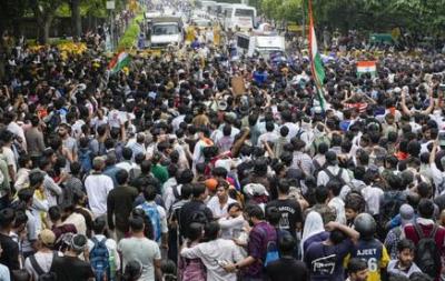டெல்லி வன்முறையில் ஈடுபட்டோரில் 989 பேருக்கு குற்றப் பின்னணி