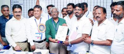 திருவாடானை வேட்பாளர் வெற்றி சான்றிதழ் பெற்றார்
