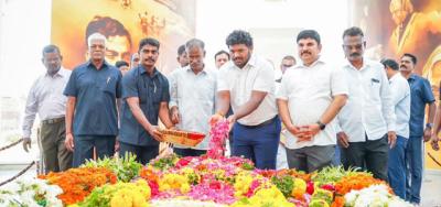 அப்துல்கலாம் நினைவகத்தில் ராமநாதபுரம் கலெக்டர் மரியாதை