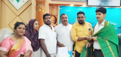 தனியார் மதுபான கடையை மூட ஆட்சியரிடம் மனு