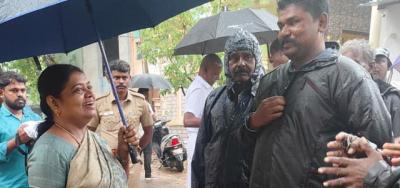 பொதுமக்கள் குறைகளை உடனே தீர்த்து வைத்த அமைச்சர் கீதாஜீவன்