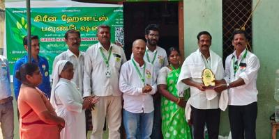 பண்ருட்டி அருகே மாணவ மாணவிகளுக்கு பள்ளிச் சீருடை வழங்கல்