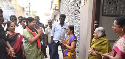 தூத்துக்குடியில் அமைச்சர் கீதாஜீவன் வாக்கு சேகாிப்பு