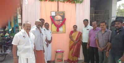திருநெல்வேலியில் கருணாநிதி உருவ படத்திற்கு மரியாதை